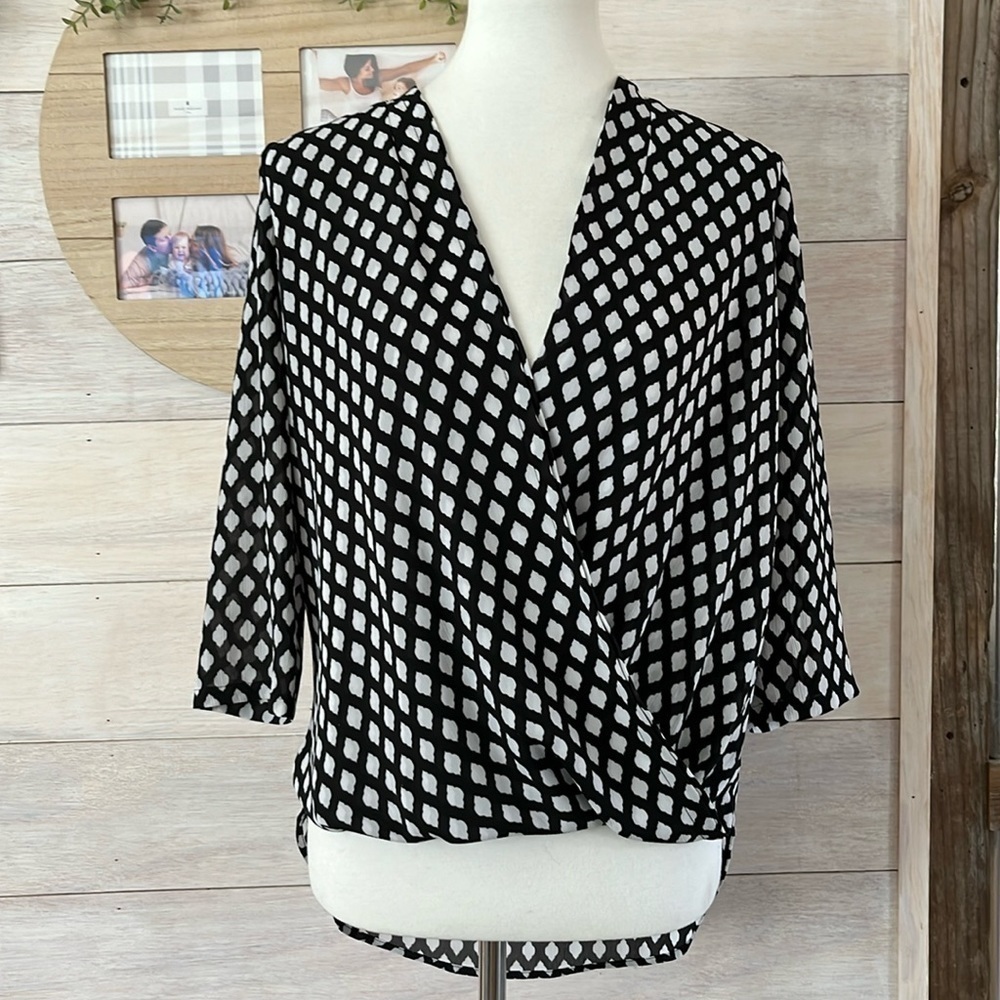 WHBM Black White Criss Cross Top 00